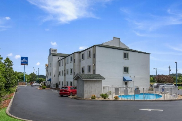 Americas Best Value Inn Knoxville East image 10